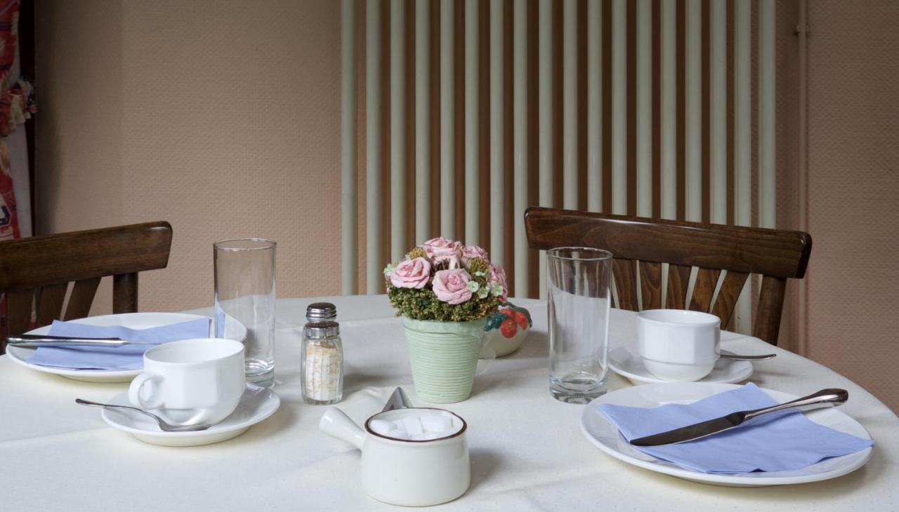Hostellerie De La Vallee Heffingen Екстериор снимка